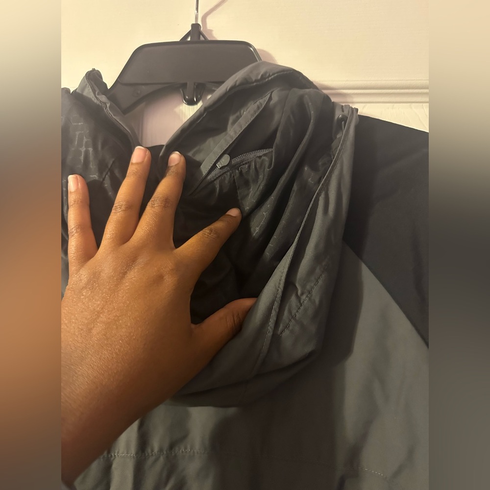 Columbia Two-Tone Jacket with Red Highlights - Picture 8 of 10